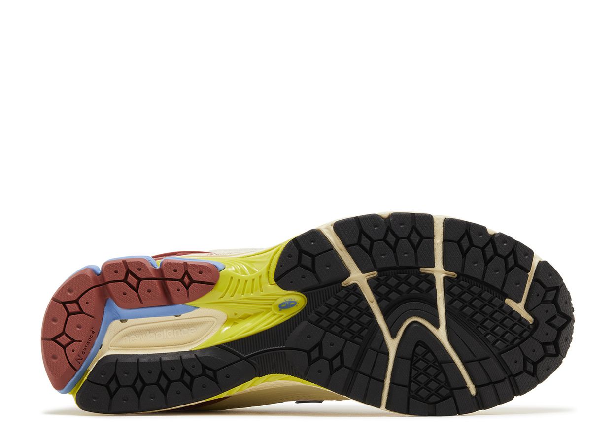 New Balance 1906R Dawn Glow Tamarind