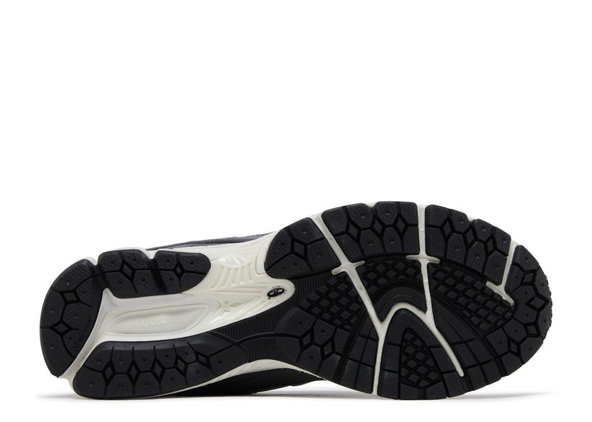 New Balance 2002R Magnent Lead