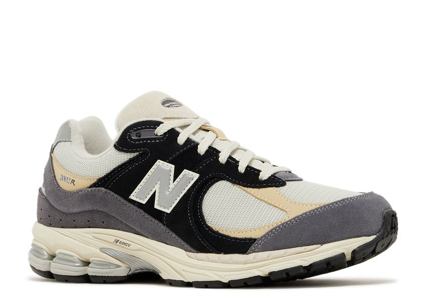 New Balance 2002R Magnet Sandstone