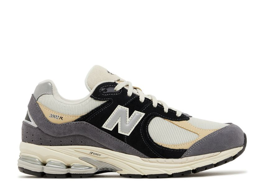 New Balance 2002R Magnet Sandstone