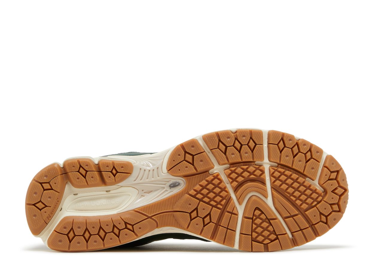 New Balance 2002R Nightwatch Green Vintage Leather