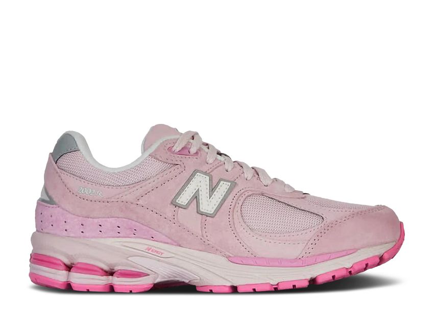 New Balance 2002R Rose