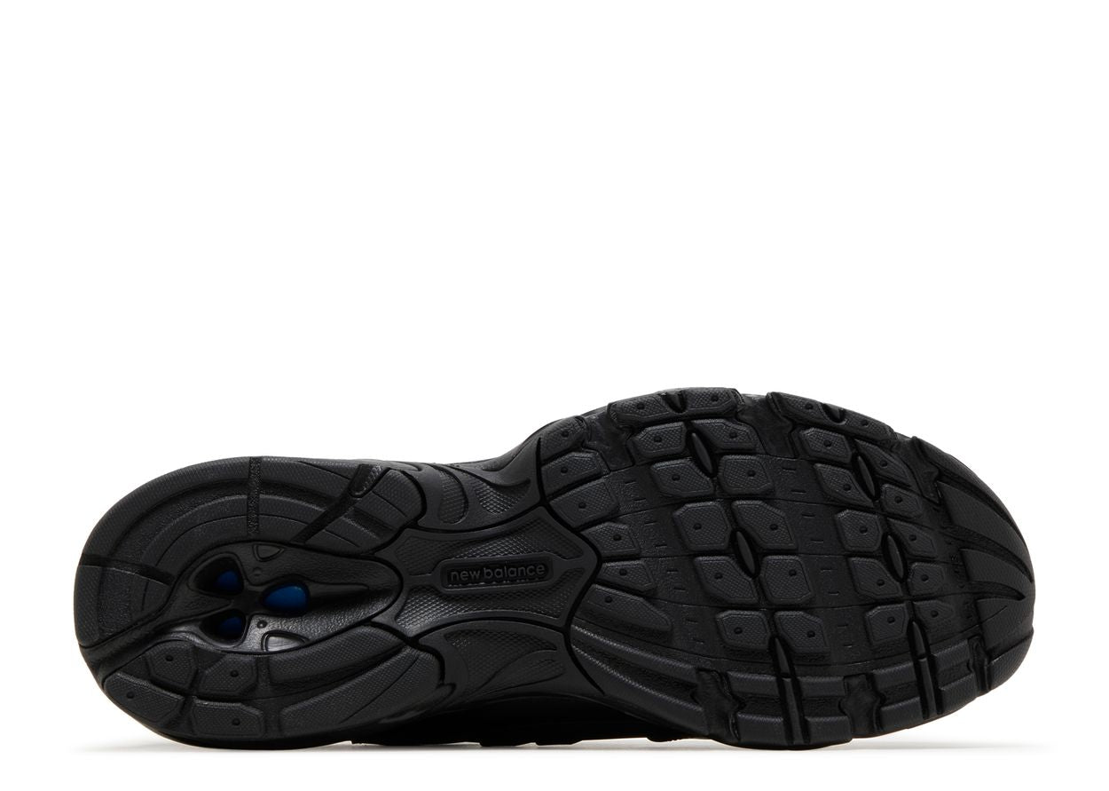 New Balance 530 Triple Black Leather