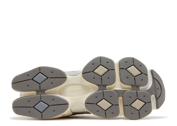 New Balance 9060 Mushroom